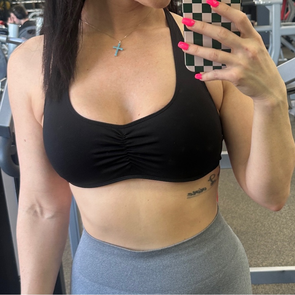 Black Seamless Halter Bra - workout sports bra